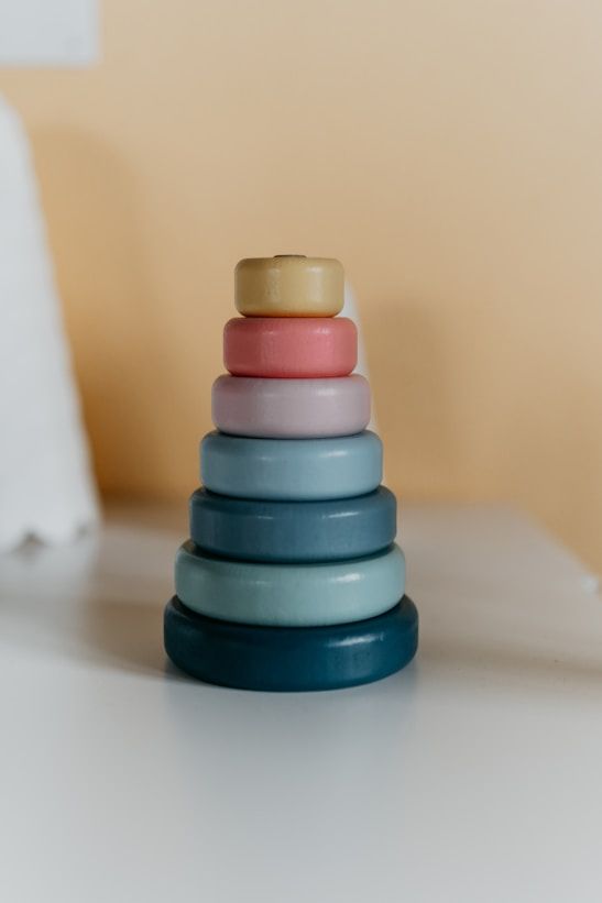Torre de piezas de colores